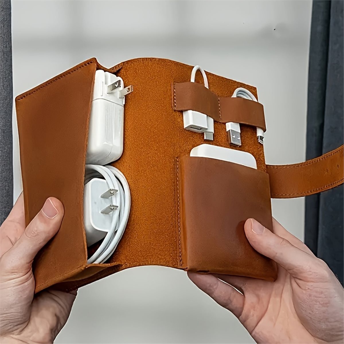 Tech Accessories Travel Case - AA1994 Улучшенный многоотсечный органайзер из полиуретана